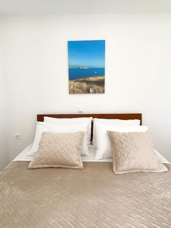 Acta'S Rooms Himare Albania